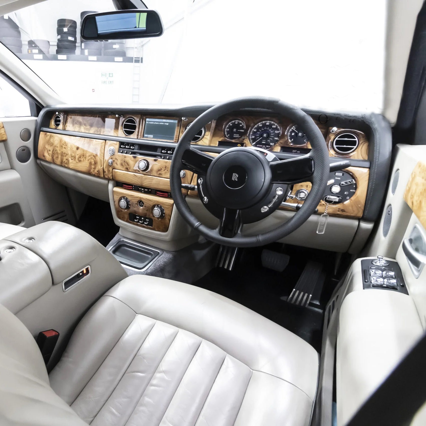 Rolls-Royce Phantom EWB Interior Dashboard
