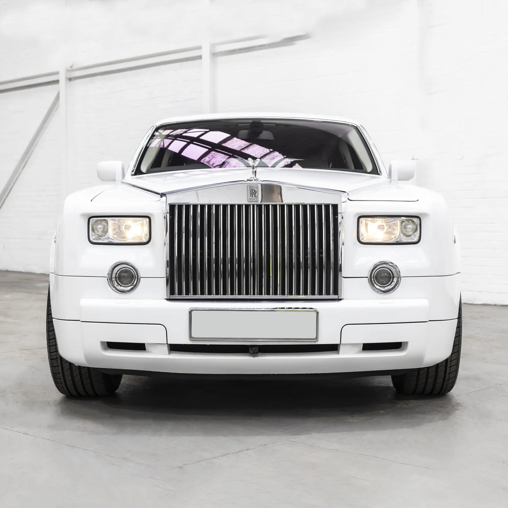Rolls-Royce Phantom EWB Front Side