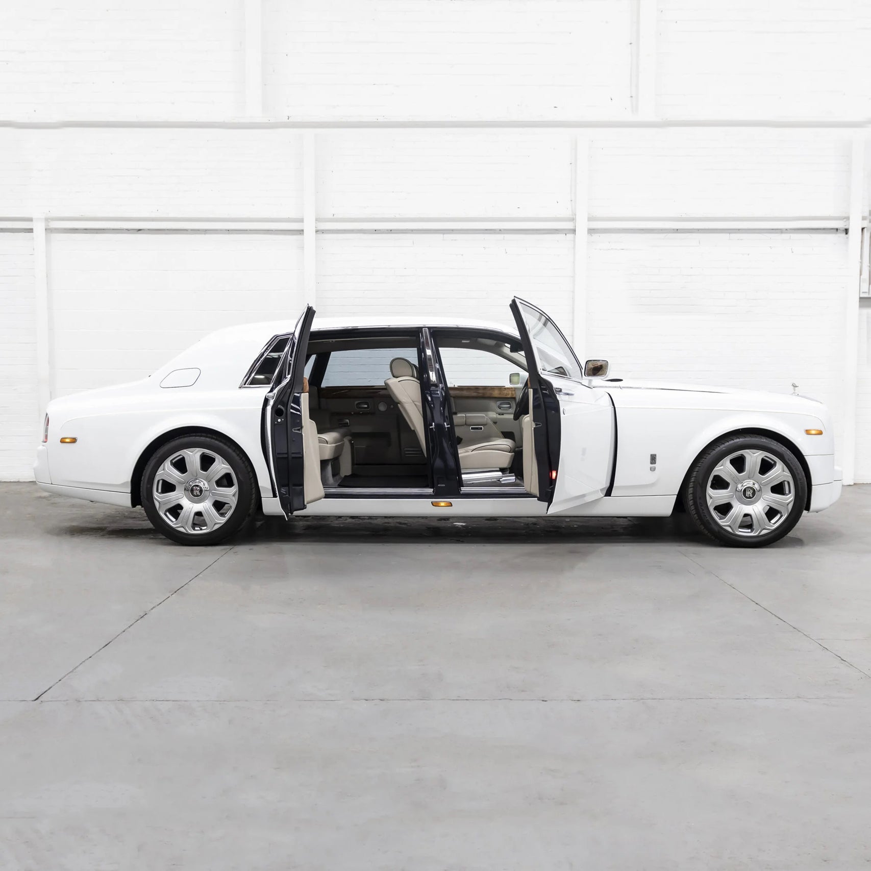 Rolls-Royce Phantom EWB Side View