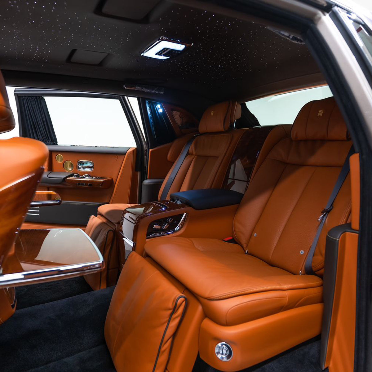  Rolls-Royce Phantom SWB Back Seats