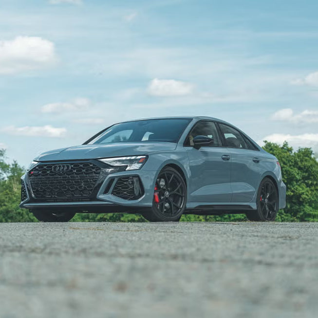 arenda-audi-rs3-peredniy-vid-dubai-rental