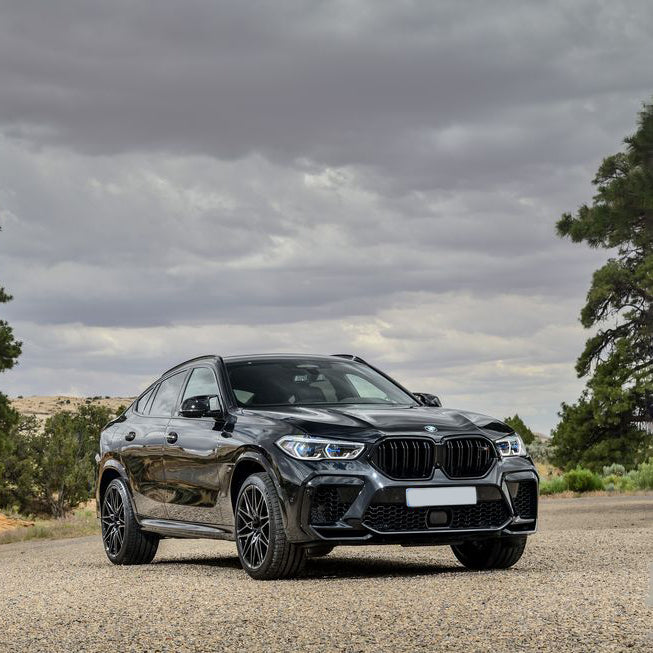 arenda-bmw-x6m-peredniy-vid-dubai-rental