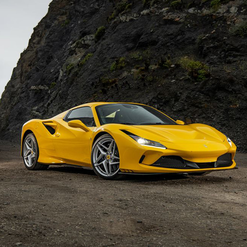 arenda-ferrari-f8-spider-peredniy-vid-dubai-rental