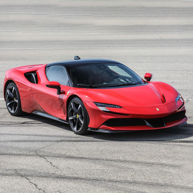 arenda-ferrari-sf90-stradale-peredniy-vid-dubai-rental