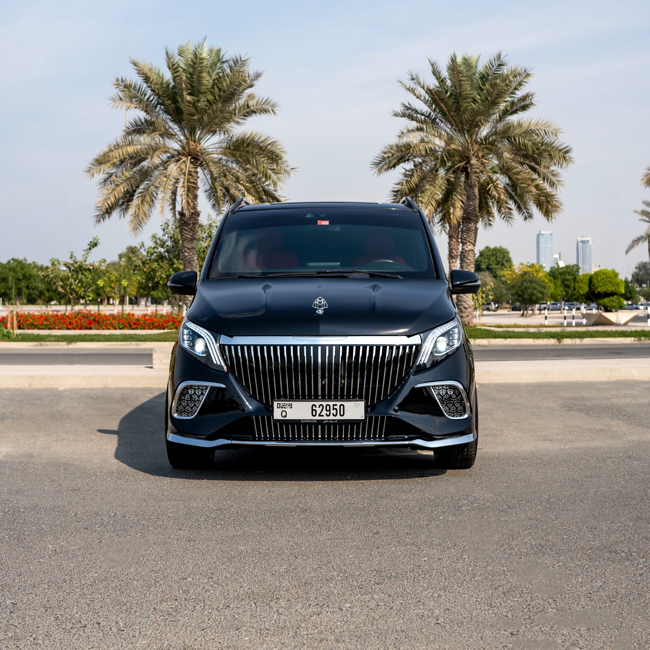 arenda-mercedes-maybach-red-peredniy-vid-dubai-rental