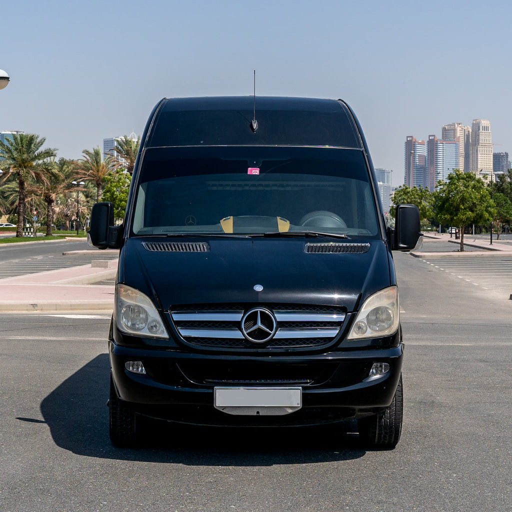 arenda-premium-mercedes-sprinter-peredniy-vid-dubai-rental
