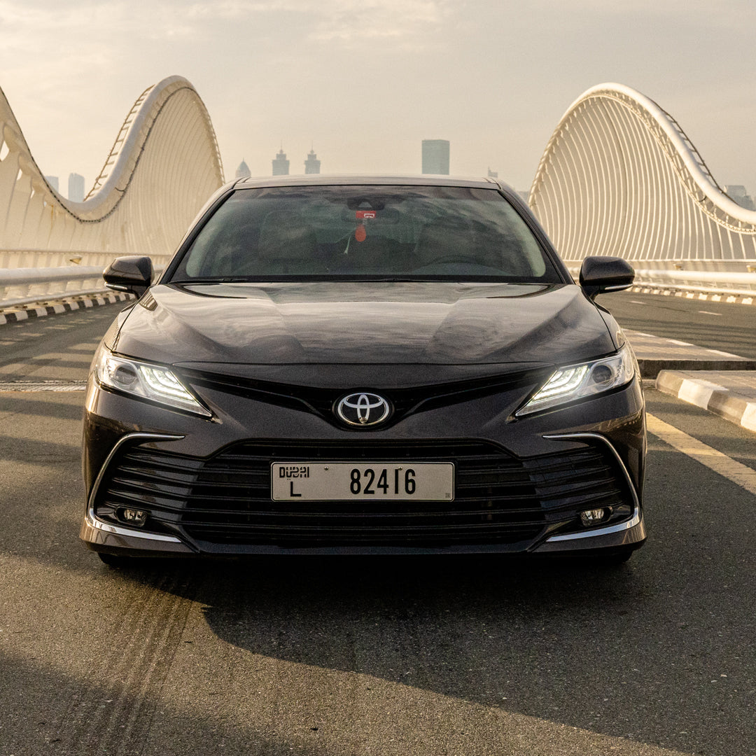 arenda-toyota-camry-peredniy-vid-dubai-rental