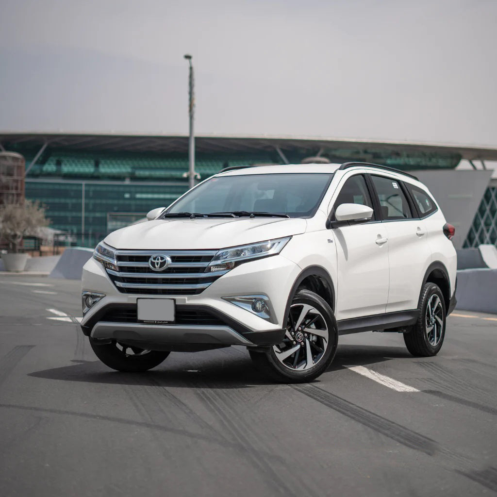 arenda-toyota-rush-peredniy-vid-dubai-rental