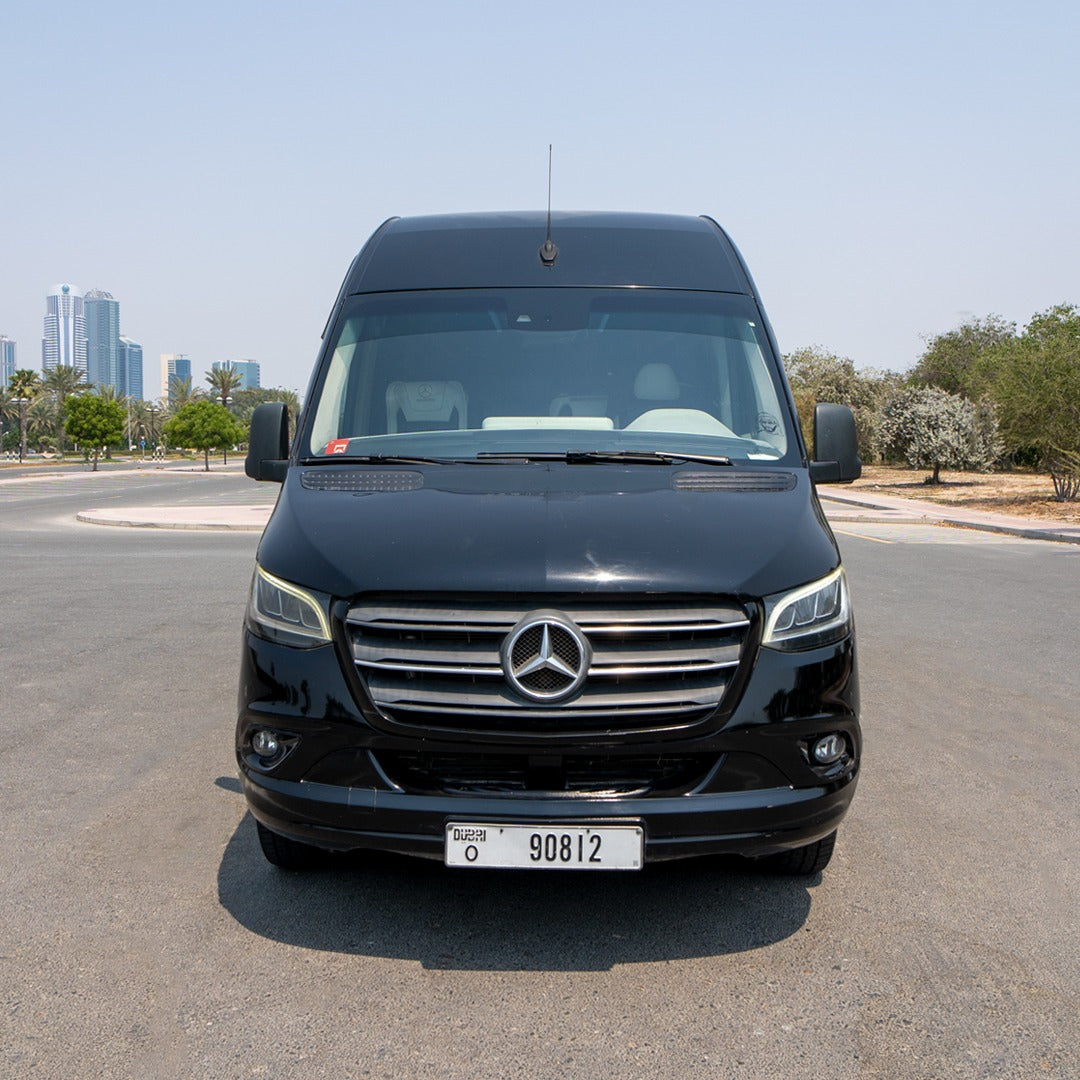 arenda-vip-mercedes-sprinter-peredniy-vid-dubai-rental
