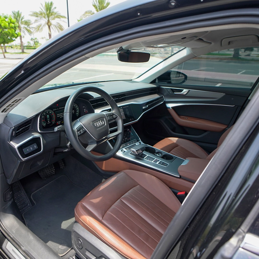 audi-a6-rulevoe-upravlenie-dubai-rental