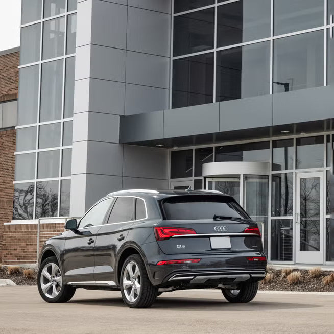 audi-rs-q5-zadniy-vid-dubai-rental
