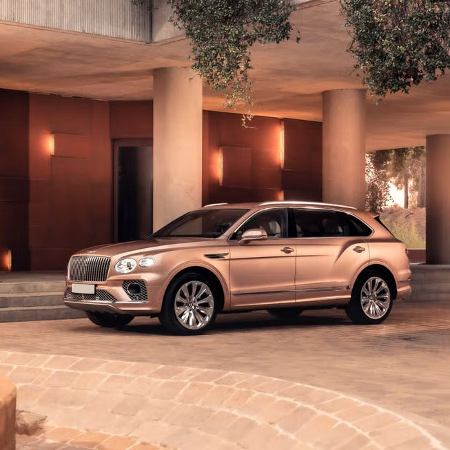 bentley-bentayga-na-ulicah-dubaya-rental