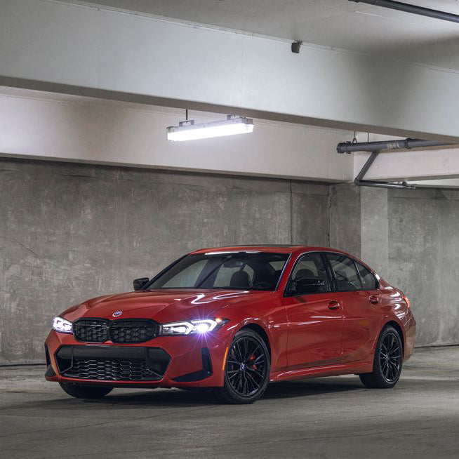 bmw-3-series-na-ulitsakh-dubaya-rental