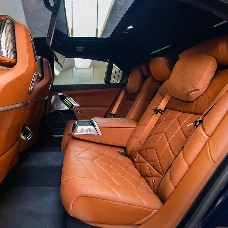 bmw-740li-zadnie-sidenya-dubai-rental