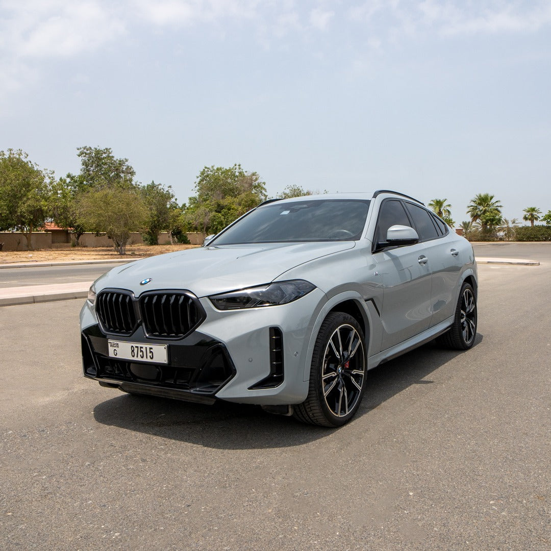 bmw-x6-na-dorogah-dubaya-rental