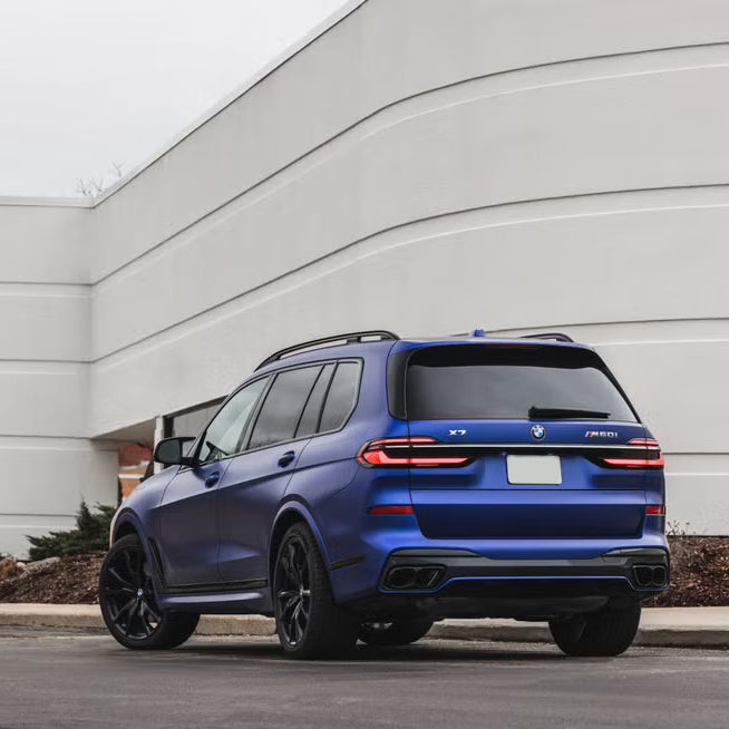 bmw-x7m60i-zadniy-vid-dubai-rental