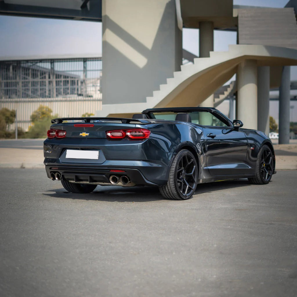 chevrolet-camaro-bokovoy-vid-dubai-rental