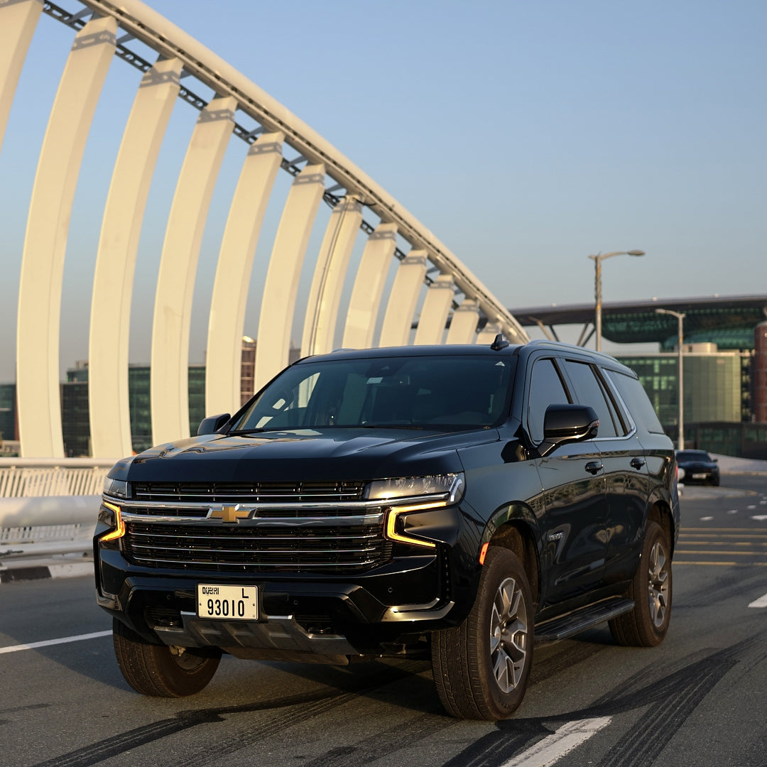 chevrolet-tahoe-na-ulitsah-dubaya-rental