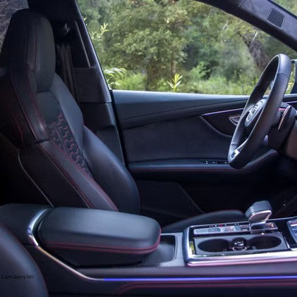 detali-interera-audi-rs-q8-dubai-rental