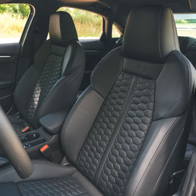 detali-interera-audi-rs3-dubai-rental