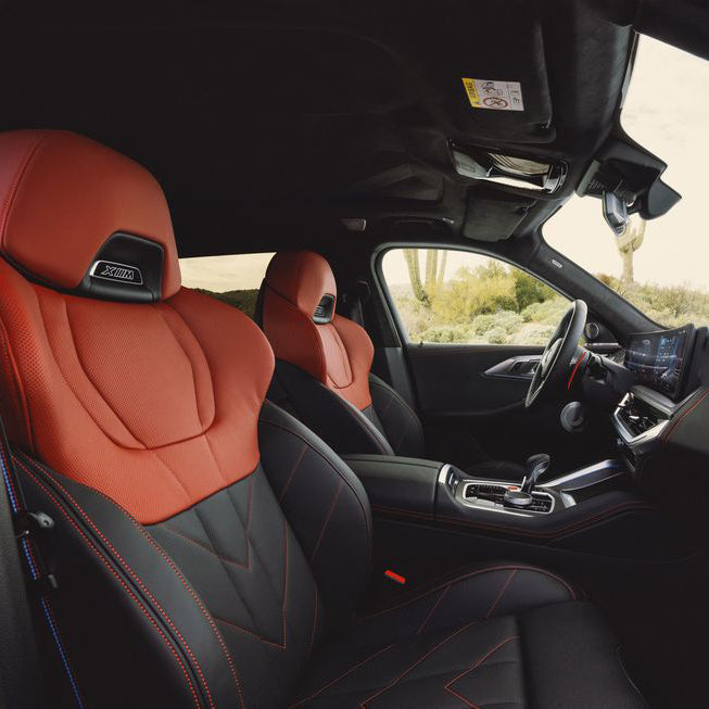 detali-interera-bmw-xm-dubai-rental