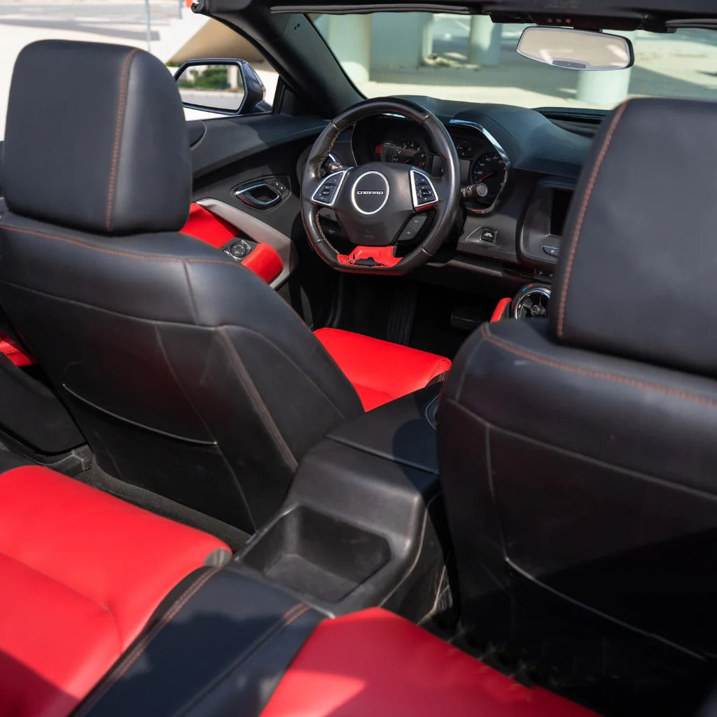 detali-interera-chevrolet-camaro-dubai-rental