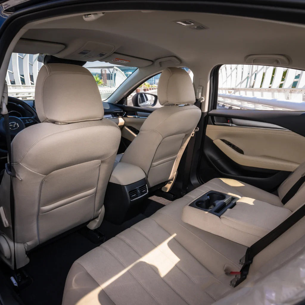 detali-interera-mazda-6-dubai-rental