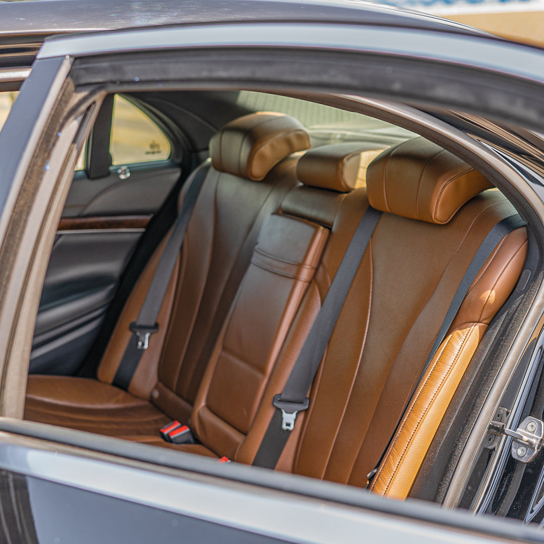 detali-interera-mercedes-s450-dubai-rental