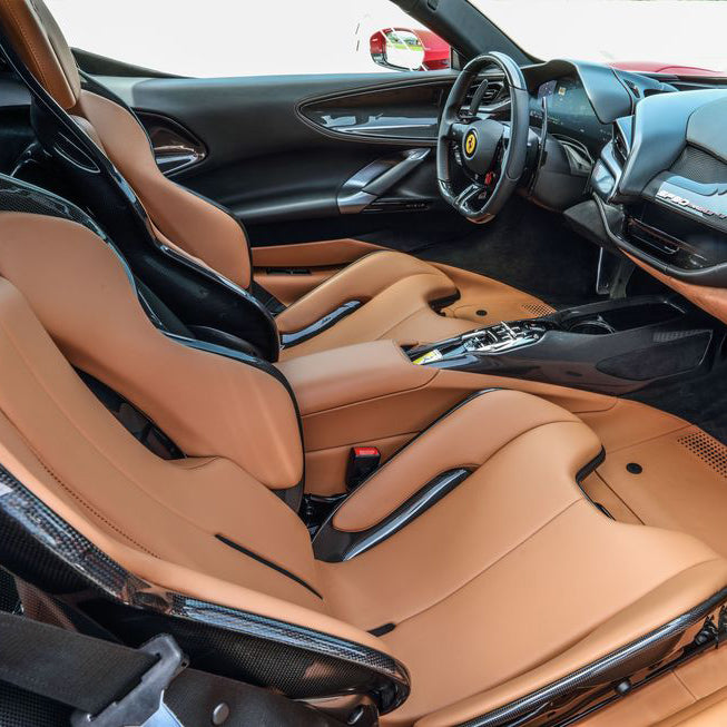 ferrari-sf90-stradale-rul-i-interer-dubai-rental