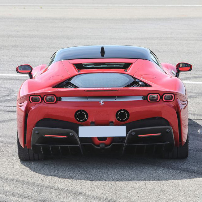 ferrari-sf90-stradale-zadniy-vid-dubai-rental