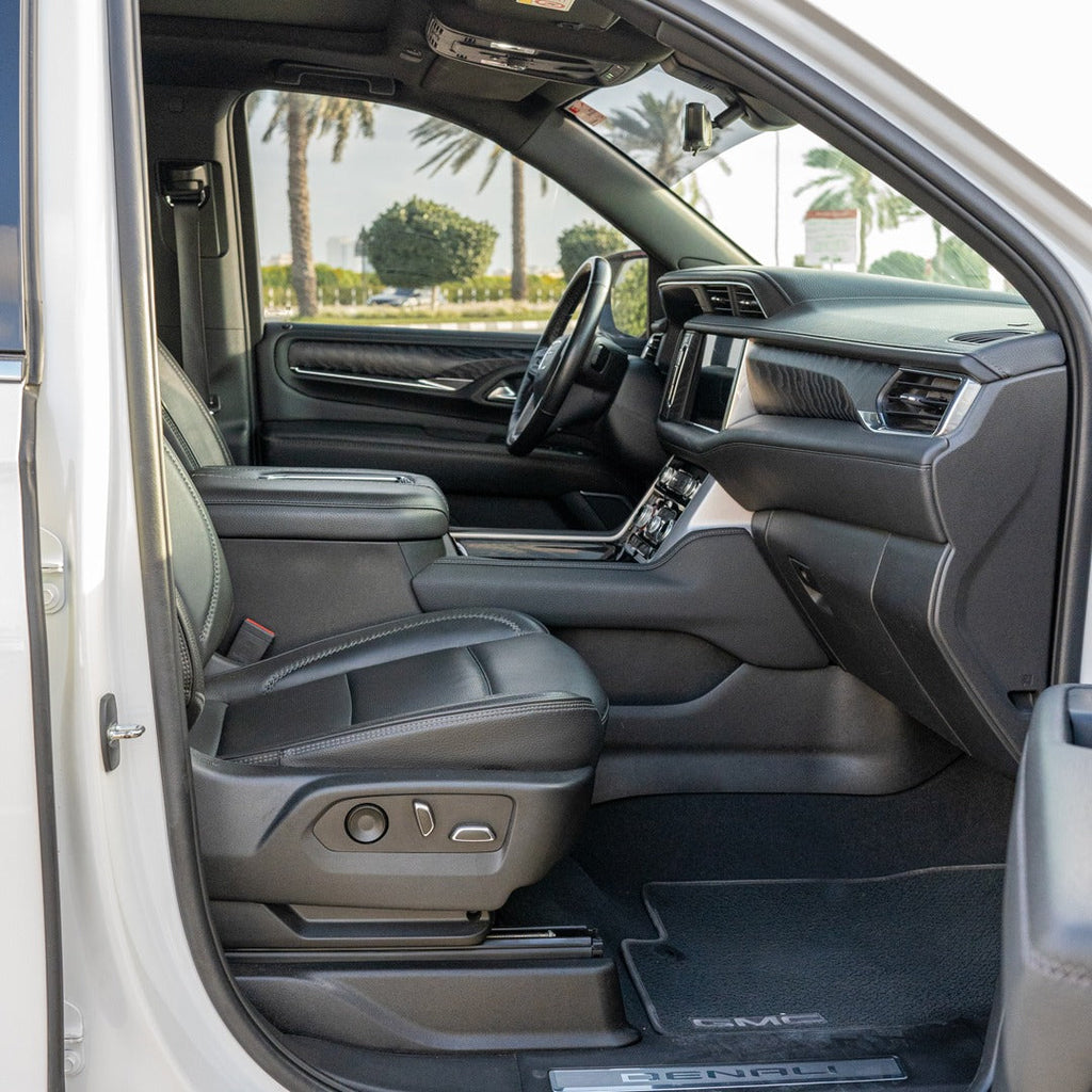 gmc-yukon-denali-rulevoe-upravlenie-dubai-rental