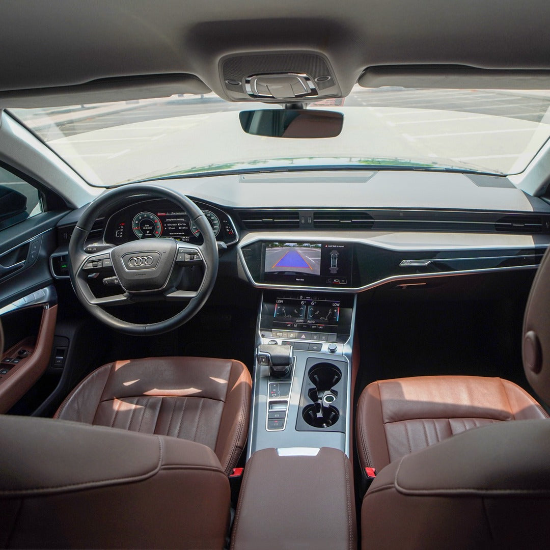 interer-audi-a6-panel-upravleniya-dubai-rental