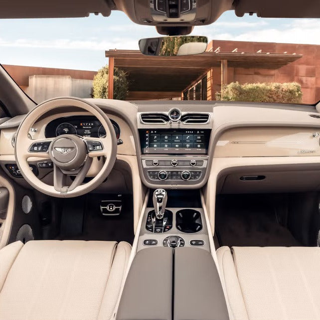 interer-bentley-bentayga-luxury-salon-dubai-rental