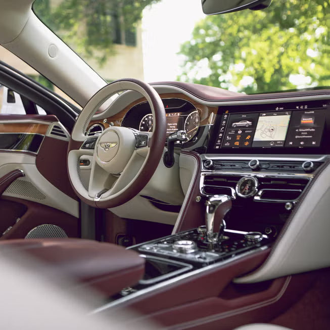 interer-bentley-flying-spur-panel-priborov-dubai-rental