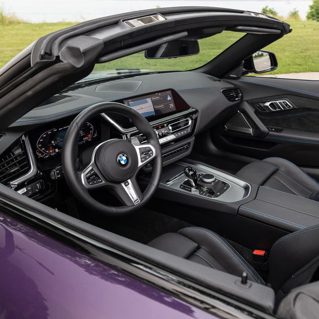 interer-bmw-z4-m40i-panel-priborov-dubai-rental