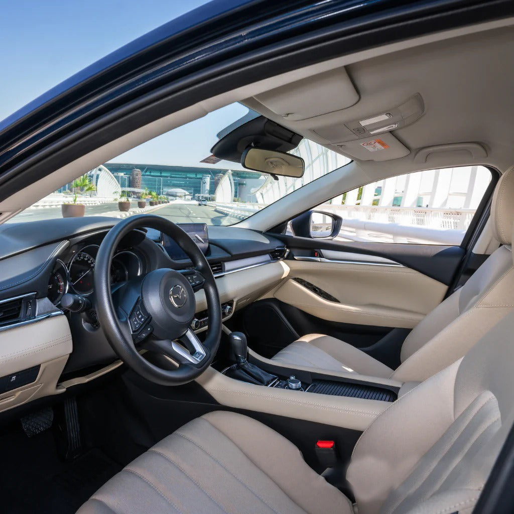 interer-mazda-6-panel-upravleniya-dubai-rental