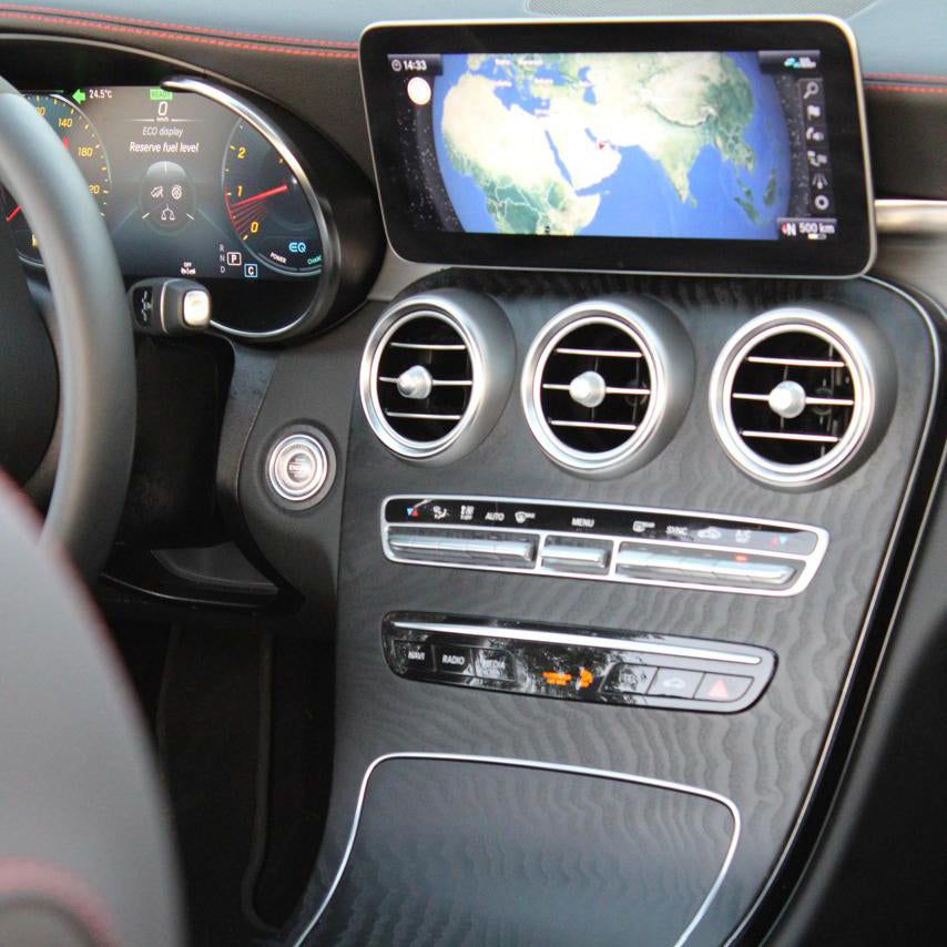 interer-mercedes-c200-convertible-panel-priborov-dubai-rental