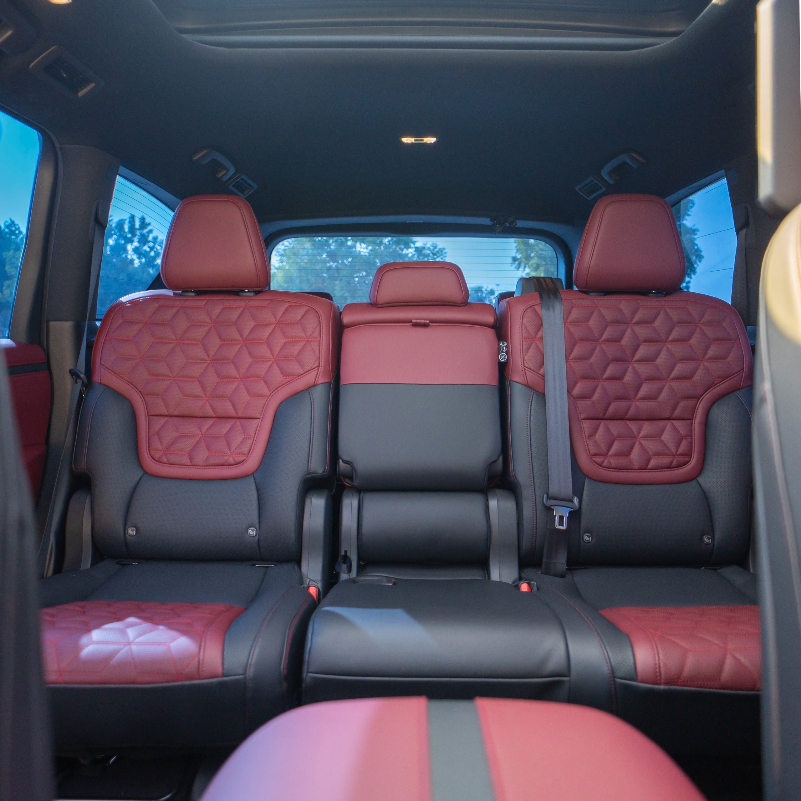 interer-nissan-patrol-special-edition-sidenya-dubai-rental