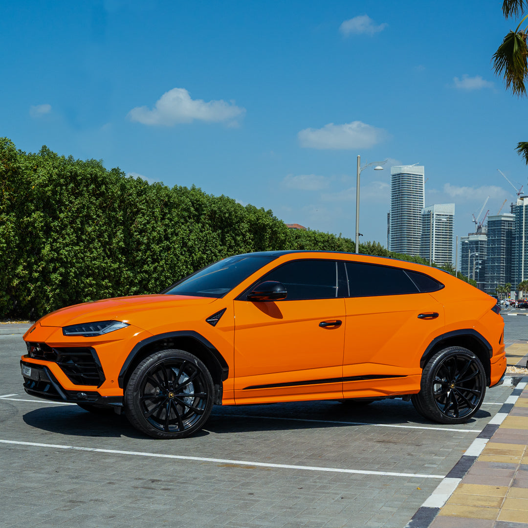 lamborghini-urus-bokovoy-vid-dubai-rental