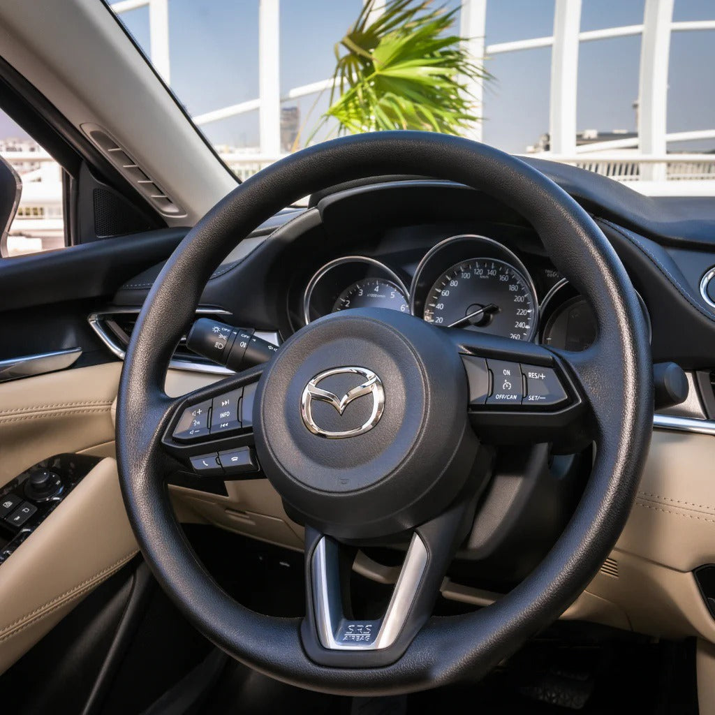 mazda-6-rulevoe-upravlenie-dubai-rental