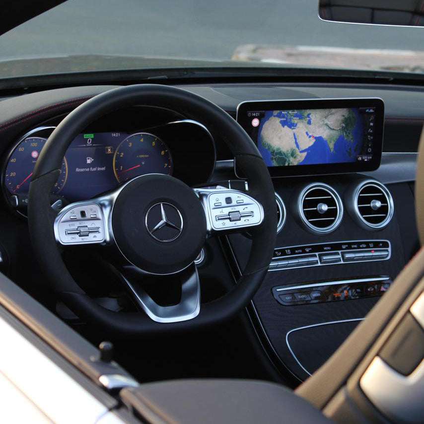 mercedes-c200-convertible-rulevoe-upravlenie-dubai-rental