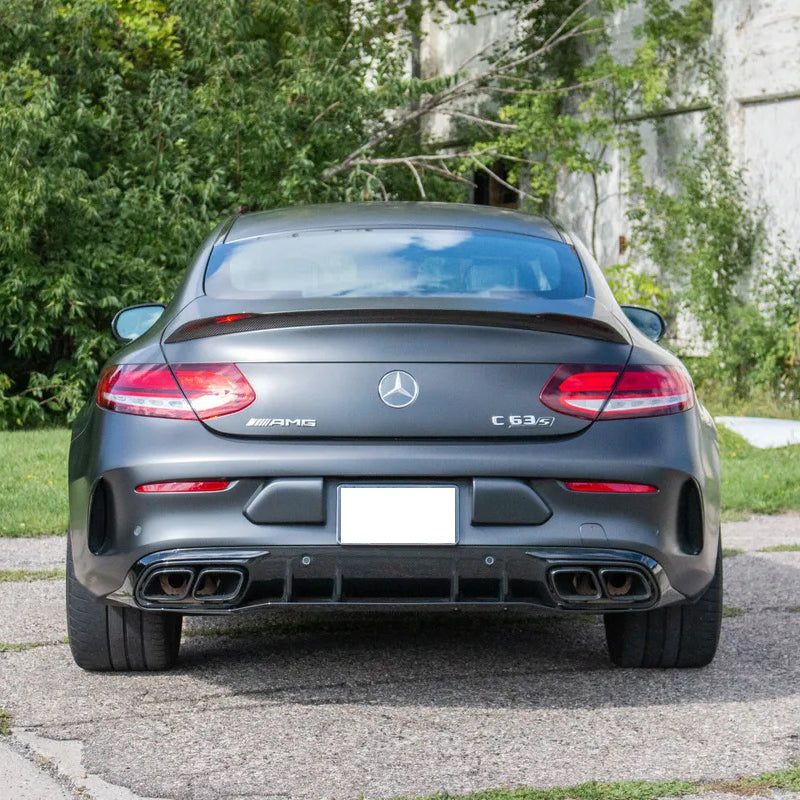 mercedes-c63-amg-zadniy-vid-dubai-rental