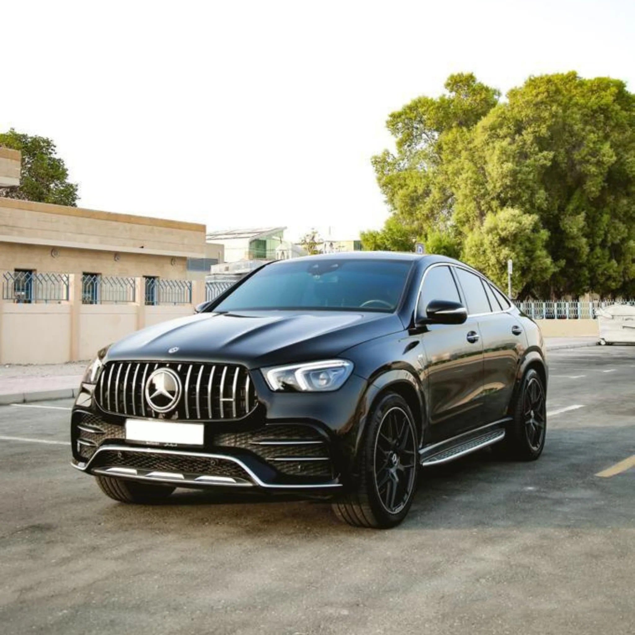 mercedes-gle63-amg-na-dorogah-dubaya-rental