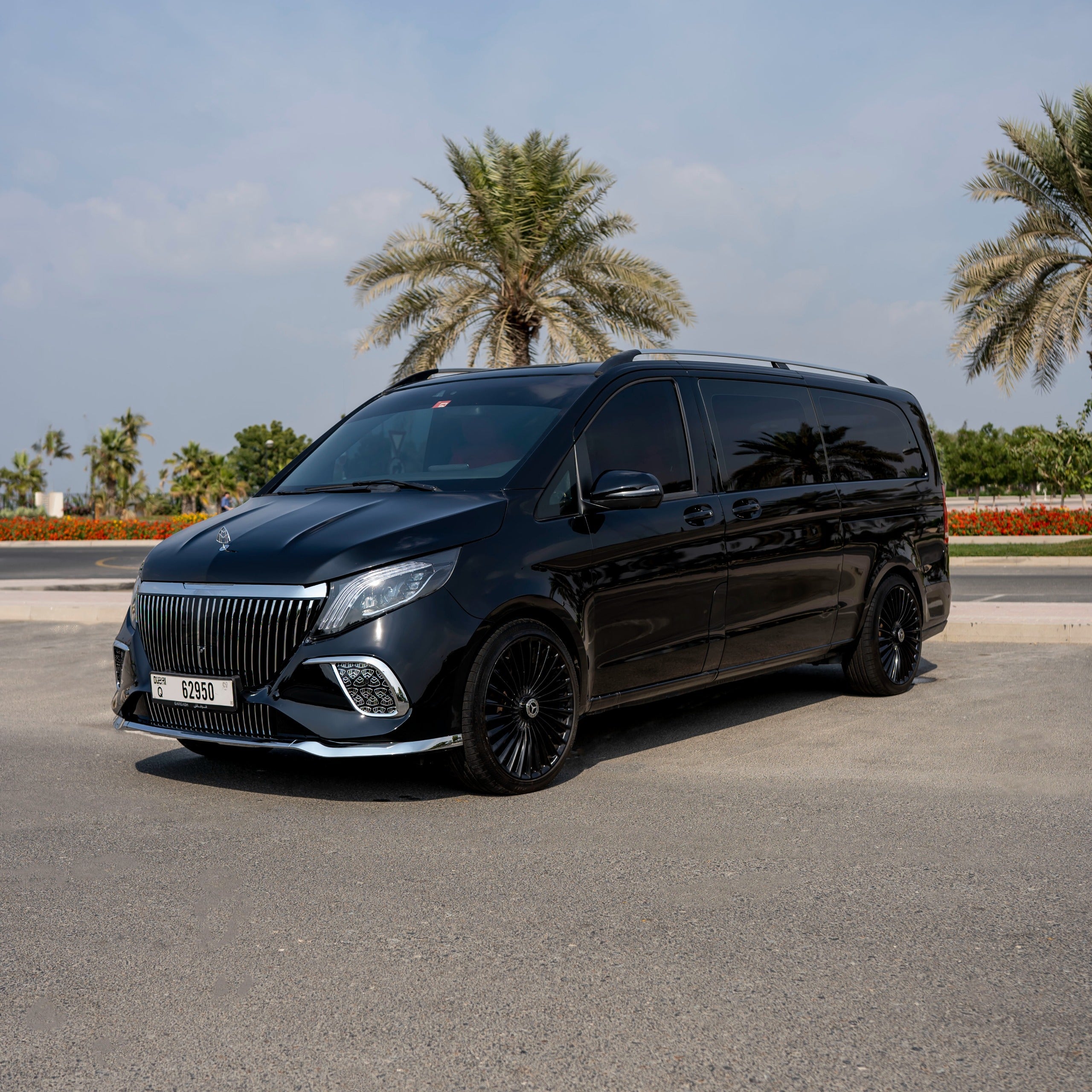 mercedes-maybach-red-na-doroge-dubai-rental