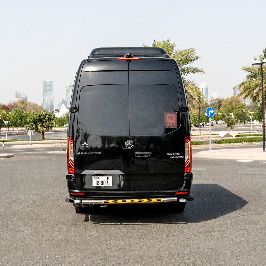 mercedes-sprinter-maybach-zadniy-vid-dubai-rental