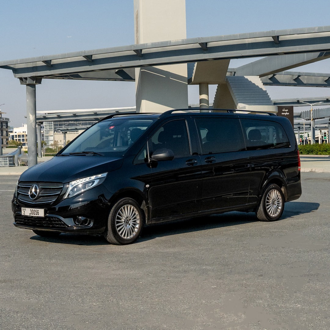 mercedes-vito-na-ulicah-dubaya-rental