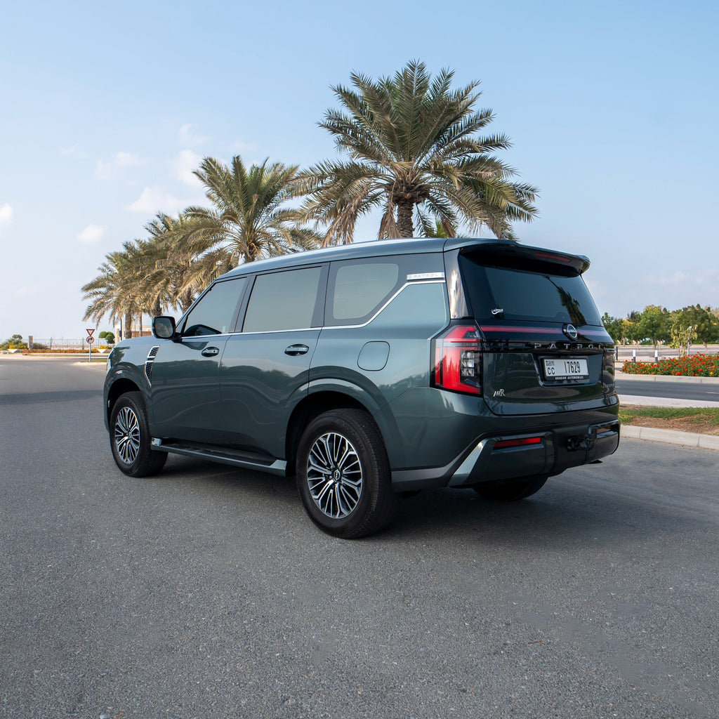 nissan-patrol-special-edition-zadniy-vid-dubai-rental
