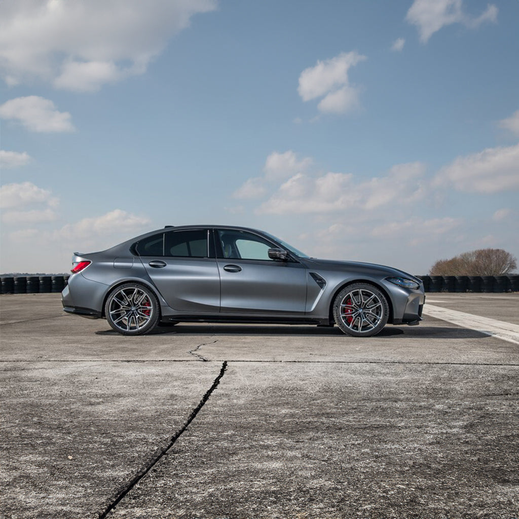 prokat-bmw-m3-competition-bokovoy-vid-dubai-rental