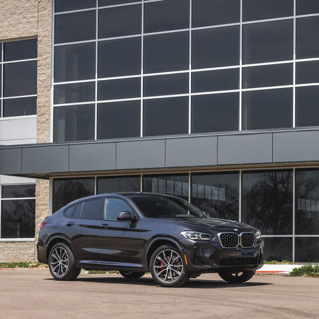 prokat-bmw-x4-bokovoy-vid-dubai-rental