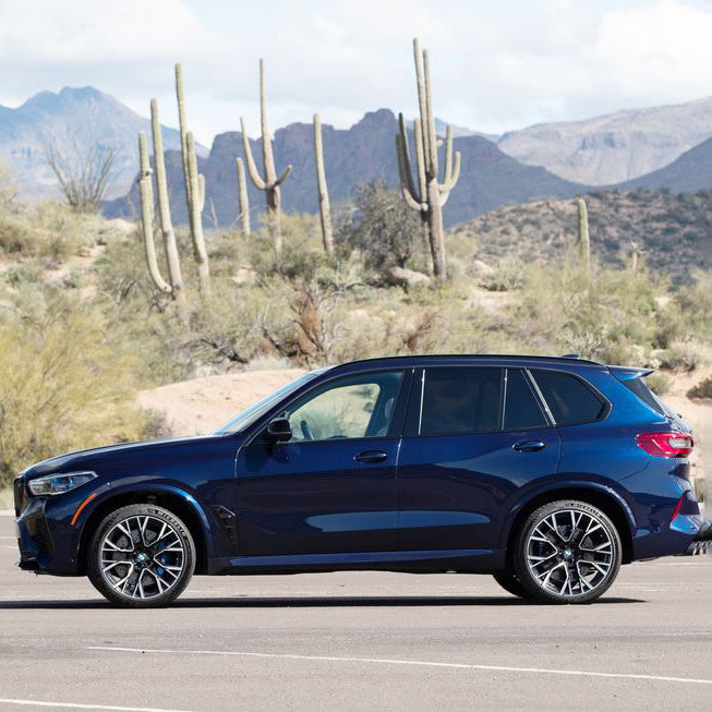 prokat-bmw-x5m-bokovoy-vid-dubai-rental